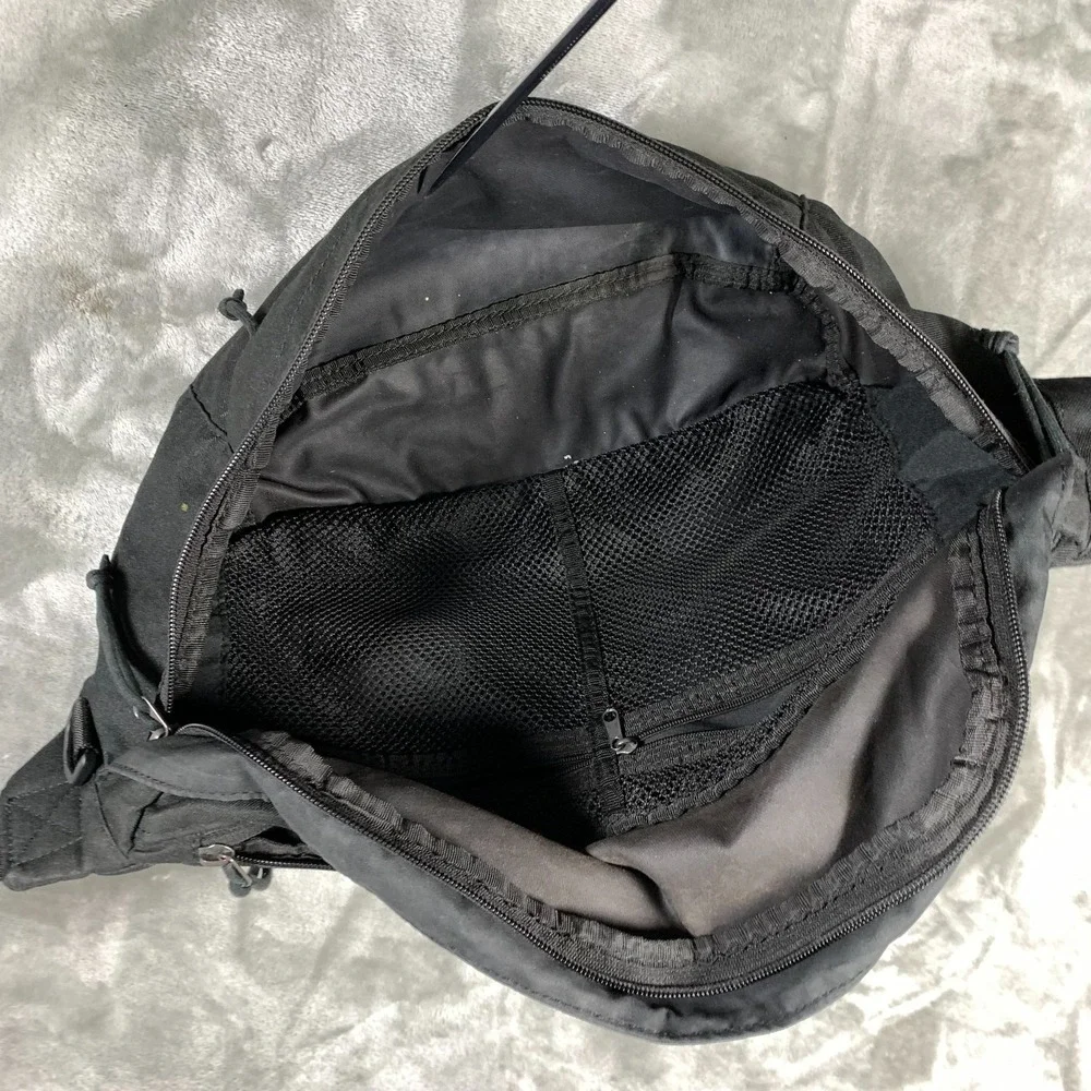 Nike Tech Hip Pack Crossbody Bag Commuter 10L Black Travel Commute Large Fanny